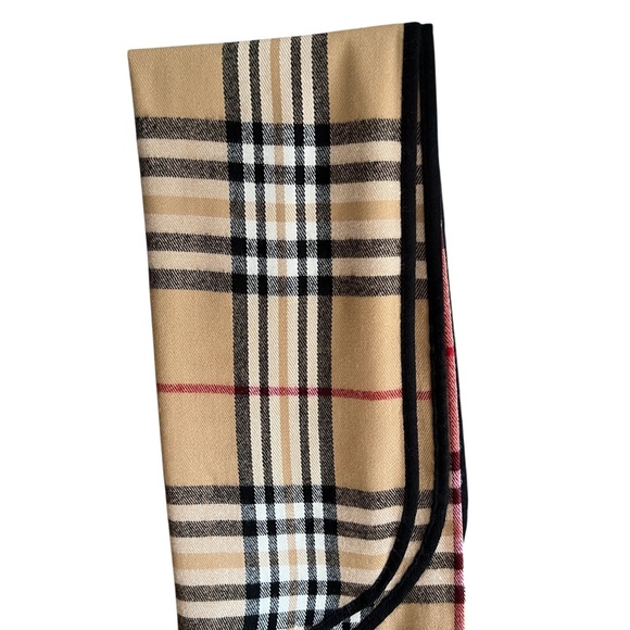 Plaid Poncho/Wrap Burburry Style Camel black and red Black pipping Lord & Taylor - Picture 5 of 6